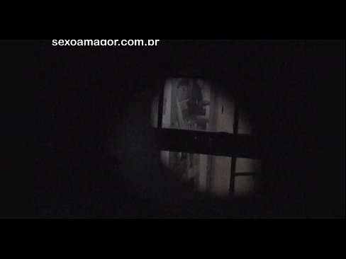 ❤️ Blondie viene segretamente filmato da un voyeur del quartiere nascosto dietro mattoni cavi Porno russo al it.goodseller.top ❌